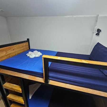 Eq Hostel Thong Sala Esterno foto