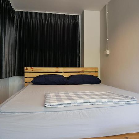 Eq Hostel Thong Sala Esterno foto